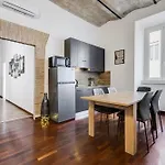Starhome Colosseo *