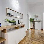 Starhome Colosseo