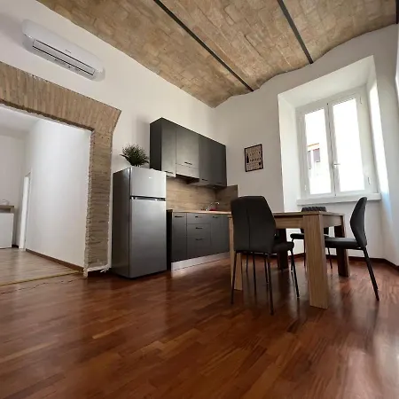 Starhome Colosseo Řím